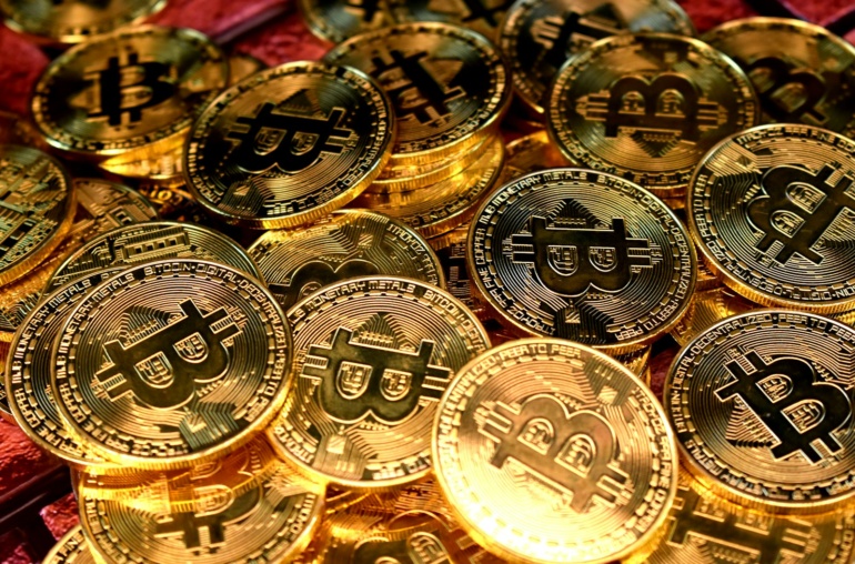 gold and silver round coins